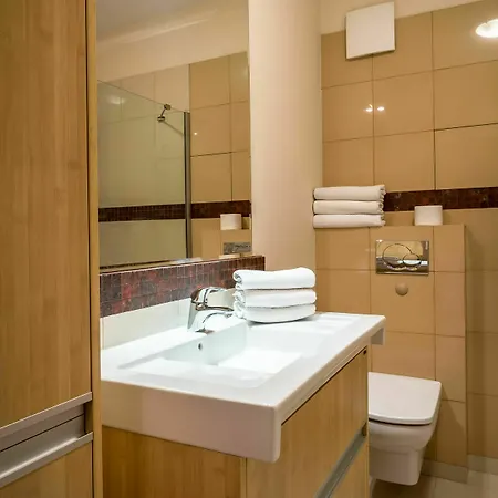 Silver Apartman