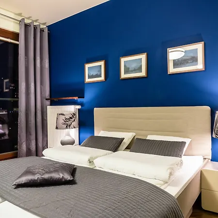 Silver Apartman