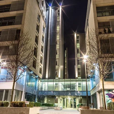 Silver Apartman